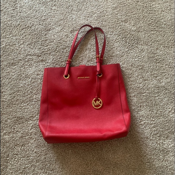 Michael Kors NWT Red Jet Set Travel Tote - Picture 2 of 8